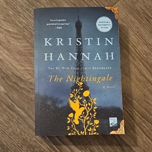 The Nightingale by - Blue and Gold Cover